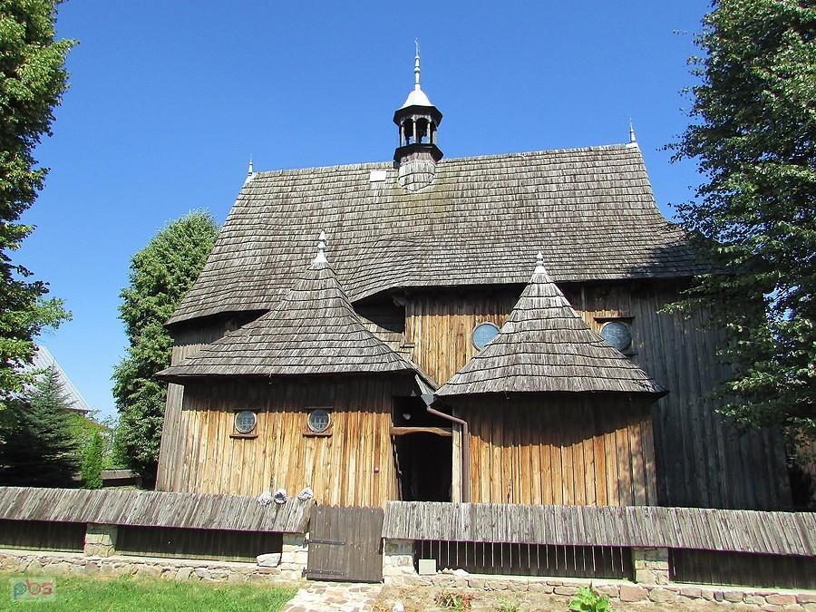 Radkowice - kościół Matki Boskiej Częstochowskiej z 1621 roku