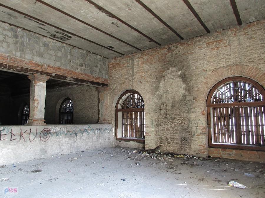 Wnętrze synagogi w Klimontowie