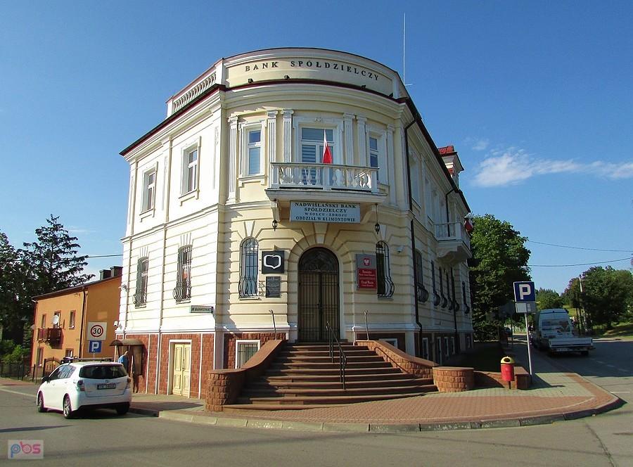 Bank Spółdzielczy i siedziba władz gminy w Klimontowie