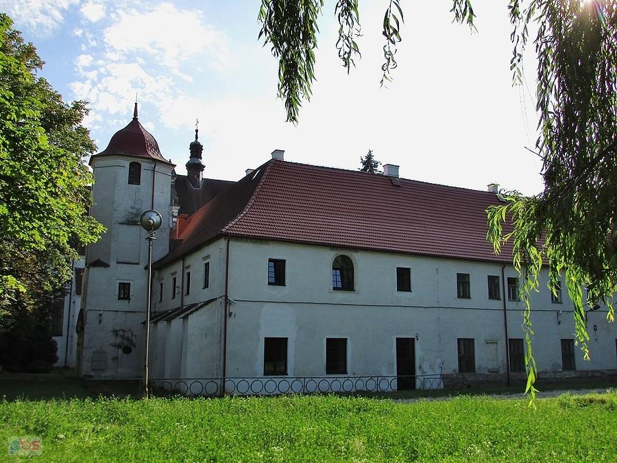 Klimontów - zabudowania dawnego klasztoru dominikanów