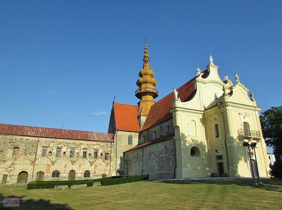 Koprzywnica - budynek klasztorny opactwa cystersów