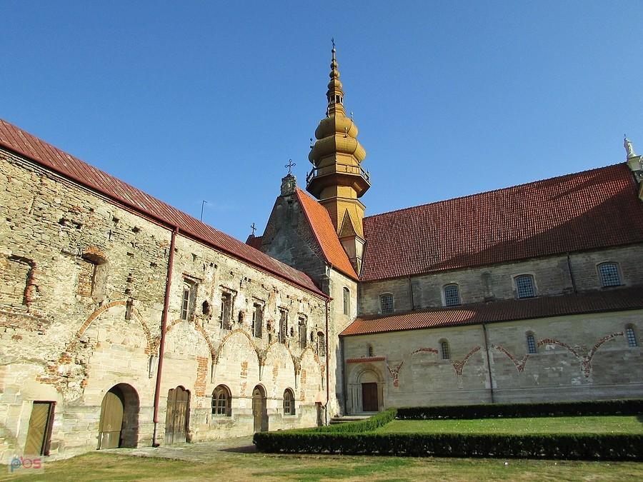 Cystersi do Koprzywnicy trafili pod koniec XII wieku