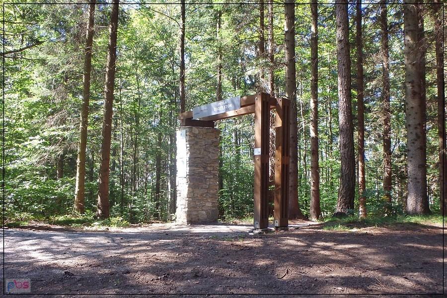 Na przełęczy, teraz już tylko zjazd do Złotego Stoku