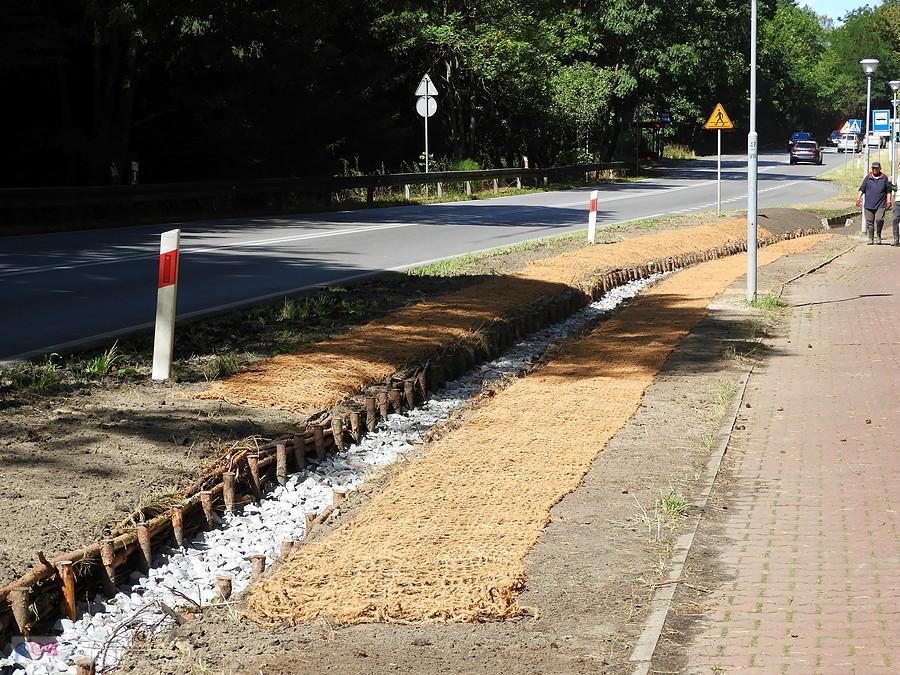 Udrożnianie cieku wodnego pod Pilchowem.