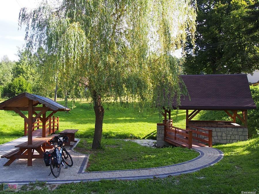 Podlesina -miejsce wypoczynkowe przy źródełku Rybnicy