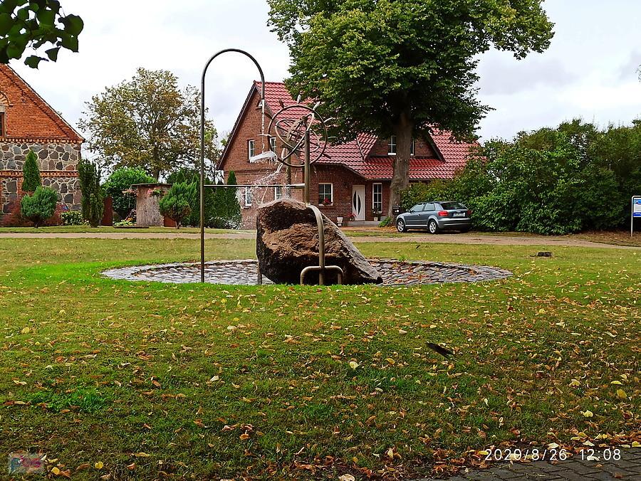 Rosow - obracająca się instalacja wodna.