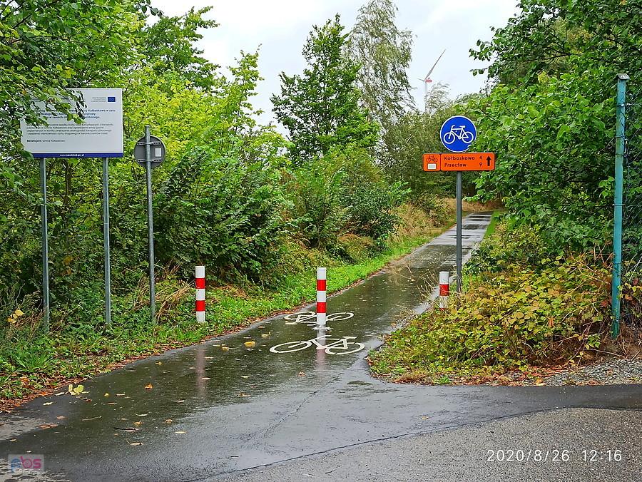 Ścieżka rowerowa wzdłuż granicy.