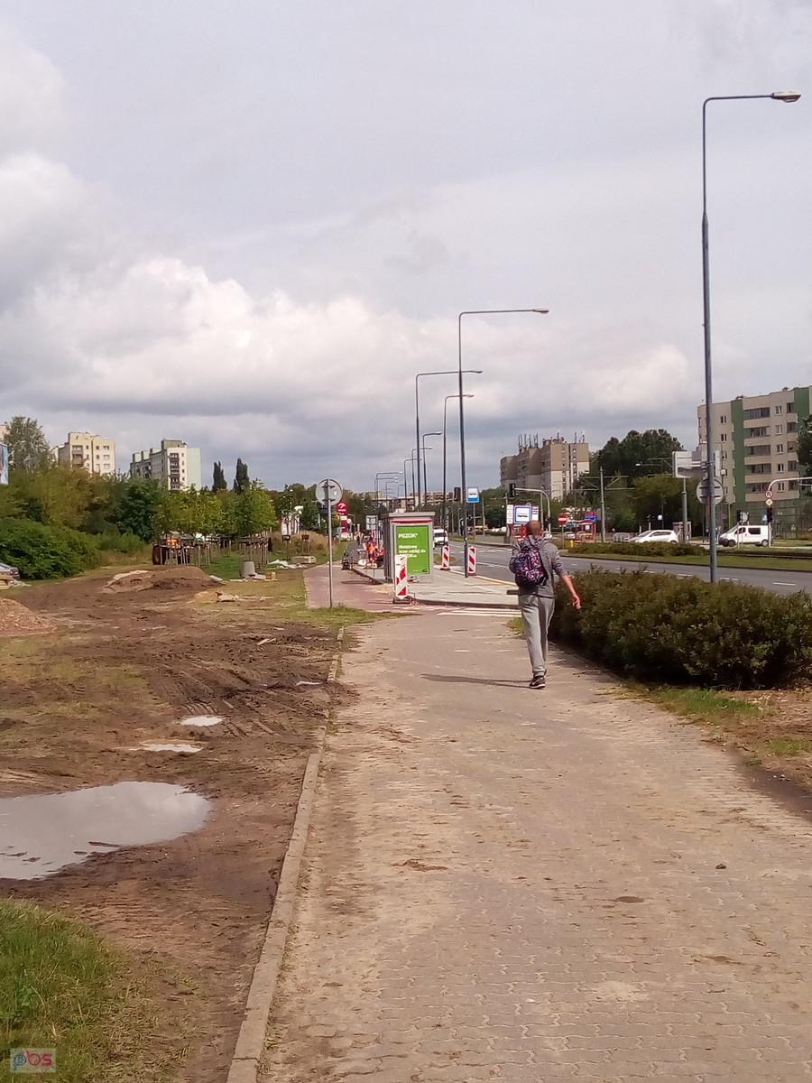 Może dalej też zrobią asfaltową...na jednym wyremontowanym fragmencie jest asfalt