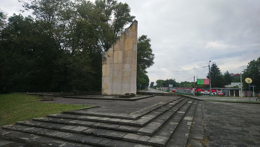 ​Pomnik "Pruszków Wyzwolicielom" zdekomunizowany :(