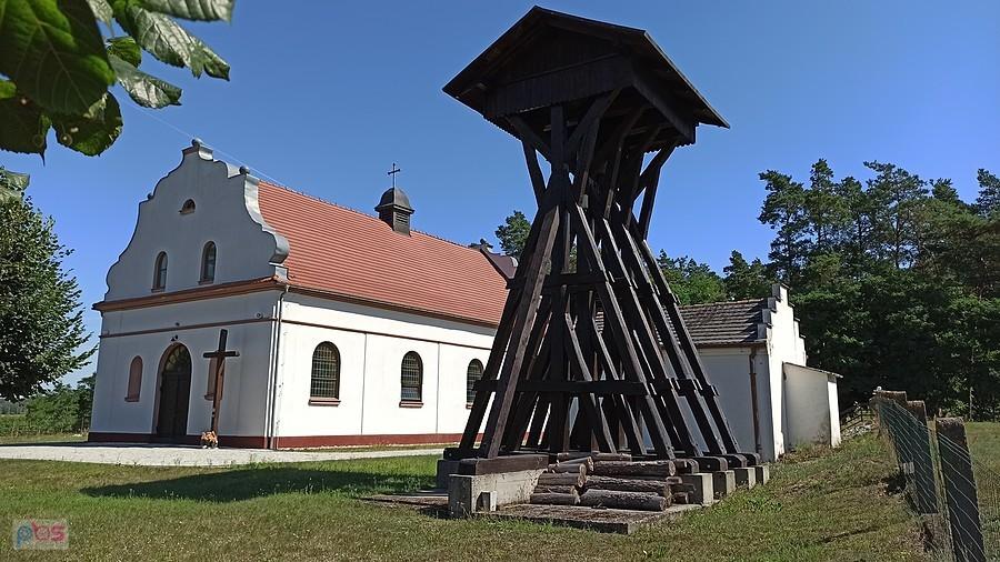 Kościół i dzwonnica w Silnej
