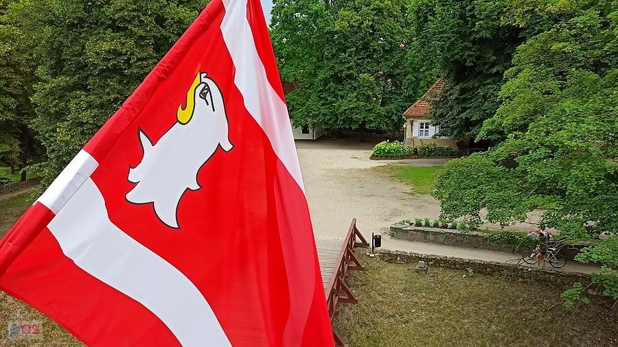 Zamek w Międzyrzeczu i herb powiatu międzyrzeckiego