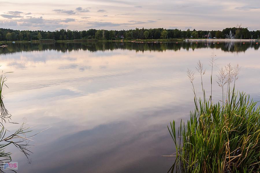 Brzeg po południowej stronie zbiornika