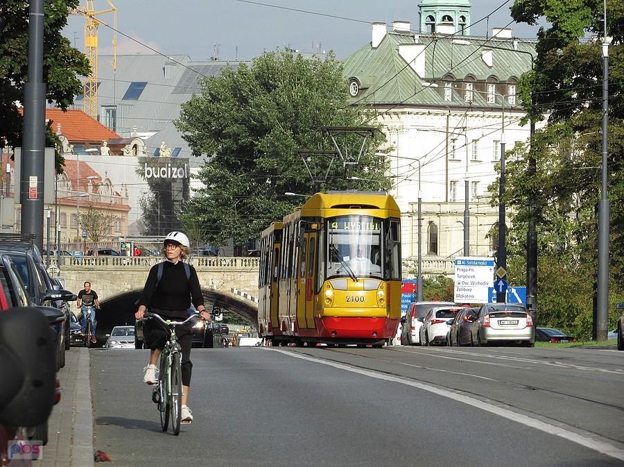 Rowerzystka i czwórka