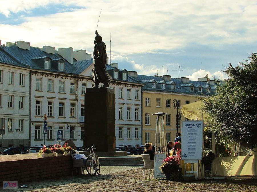 Pod pomikiem słynnego szewca przycupnęła knajpka Portretowa