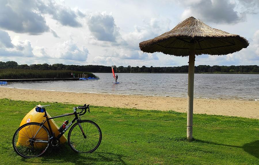 Pamarańcza również obecna, Owocowa Plaża w Zborowie