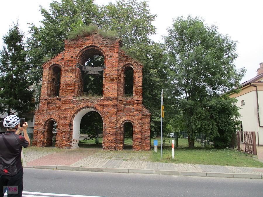 Zabytkowa dzwonnica w m. Kodeń