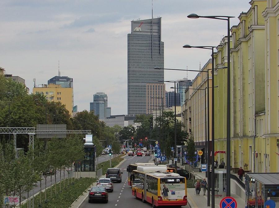 Perspektywę ul. Górczewskiej zamyka Warsaw Trade Tower