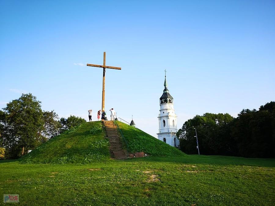 Chełm - widok na dzwonnicę i Kopiec Niepodległości z Krzyżem Jubileuszowym Foto Waldek
