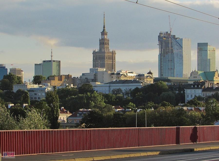 Pałac Kultury i Złota 44 w objęciach Varso Tower