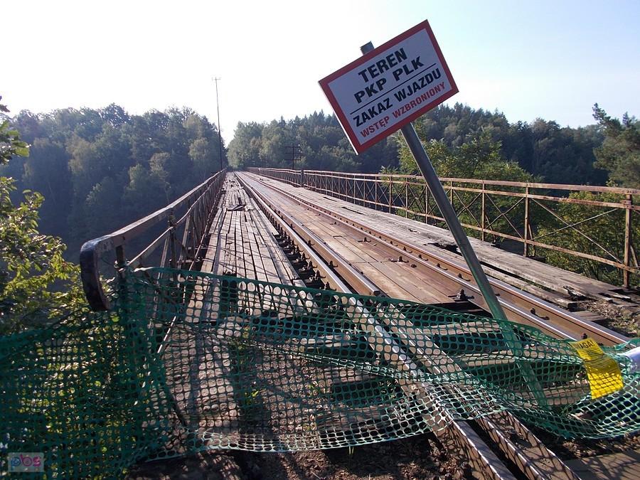 Most kolejowy nad Jeziorem Pilchowickim