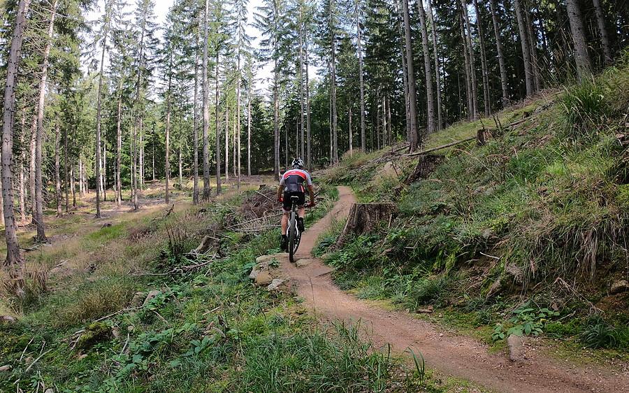 Na singlach z Pasma Rowerowego Olbrzymy fajnie się pomyka