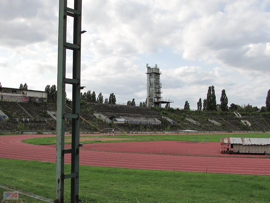 Stadion Skry - tylko bieżnia została