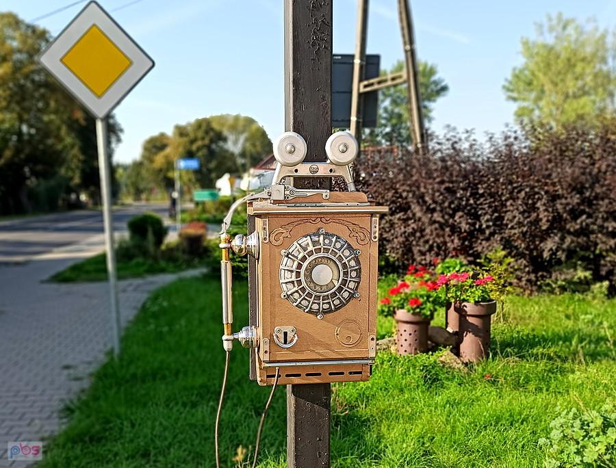 Starodawny telefon z Kołbaskowa.