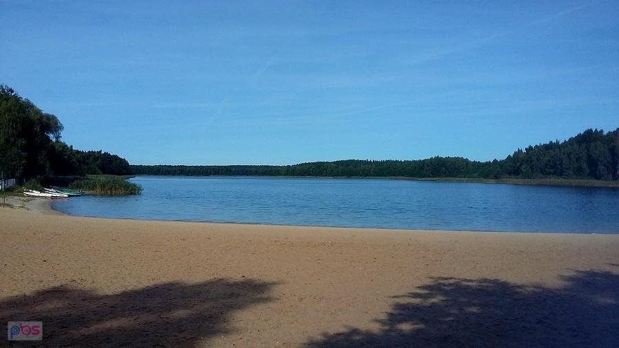 Tłumy nad jeziorem Kamionkowskim