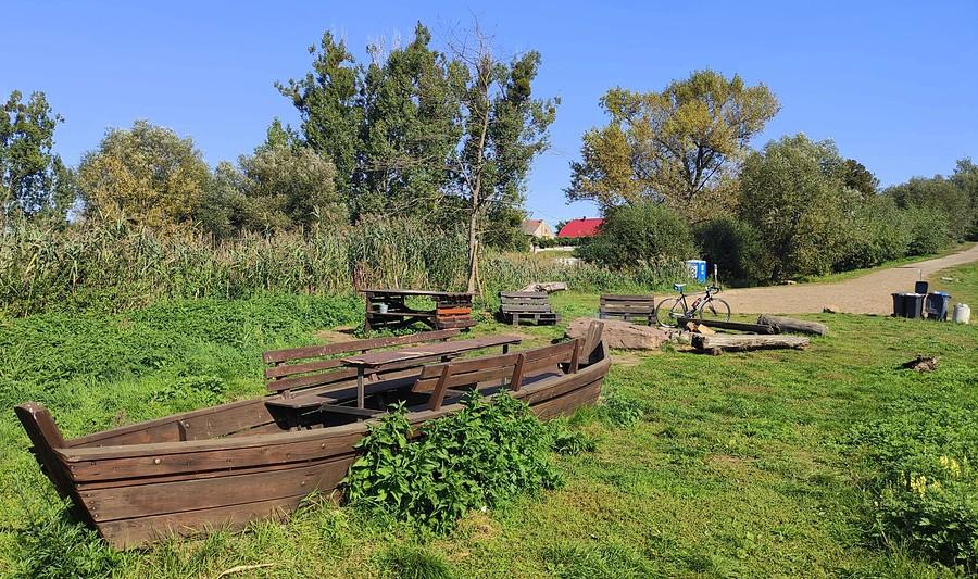 Łódka Bols?, Port Radzewice