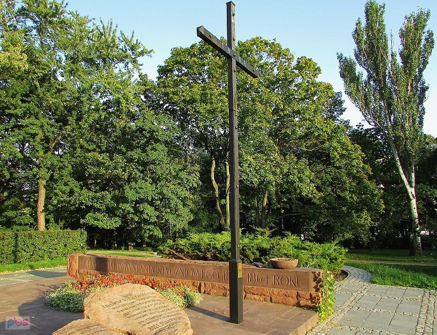 Pomnik Bohaterów Powstania Styczniowego przy Forcie Legionów