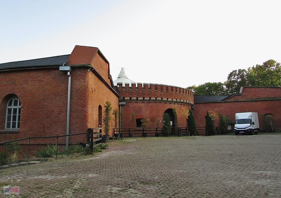 Brama wjazdowa do Fortu Legionów