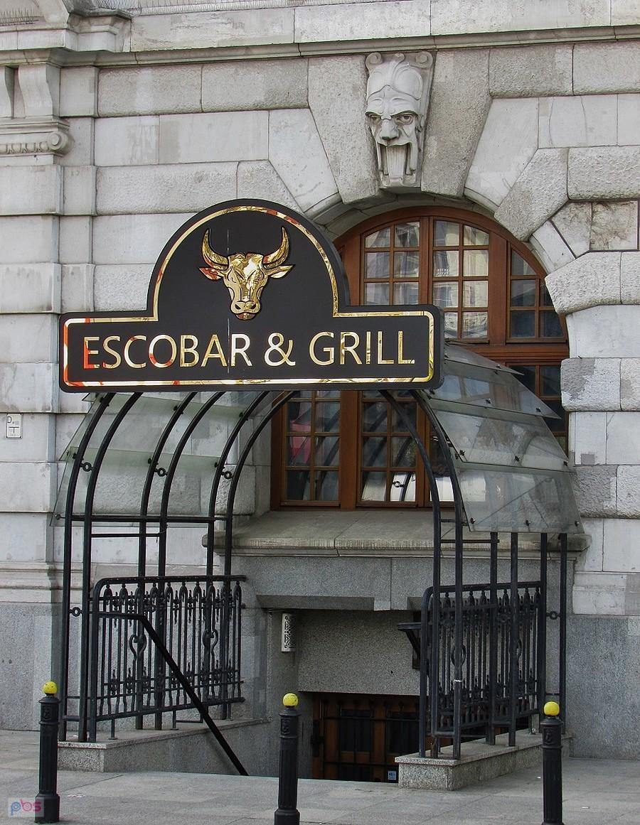 Stek house - Escobar & Griil w kamienicy Cedergrenu