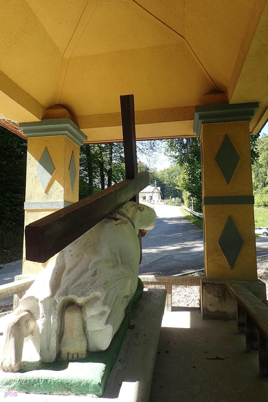 Do Klasztoru Karmelitów Bosych w Czernej