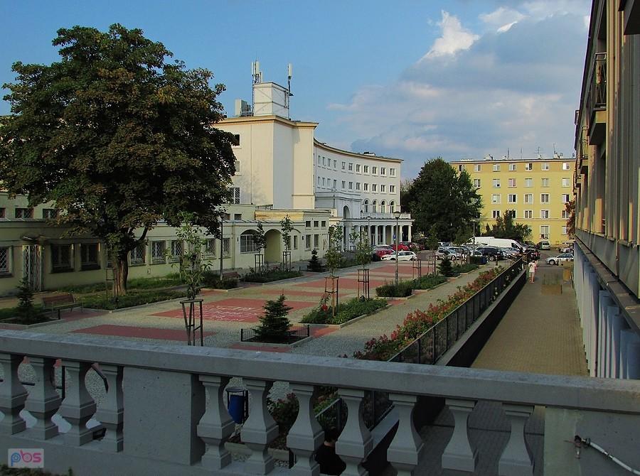 Na Muranowie przy LO Poniatowskiego