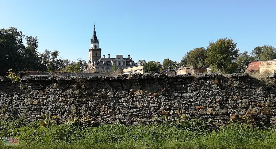 Pałac Hochbergów w Roztoce