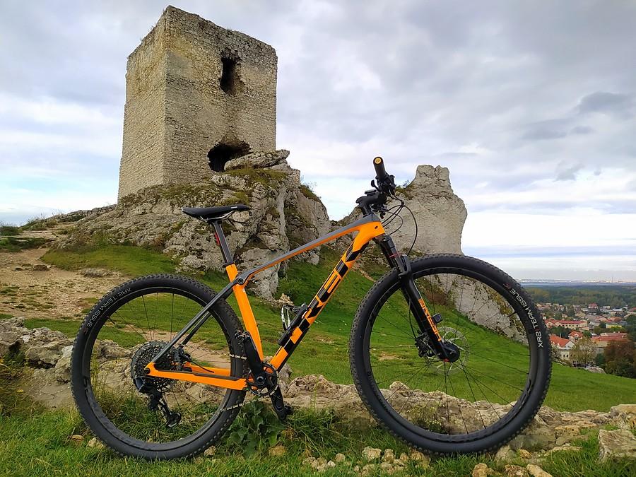 Trektor na zamku w Olsztynie.