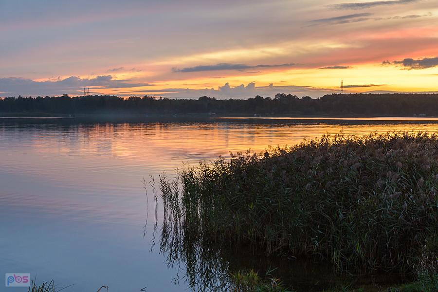 Zbiornik wodny "Poraj" - widok z brzegu w Masłońskim