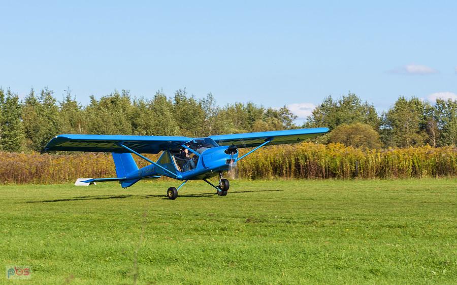 Aeroprakt-22L2 SP-SAGU startuje z lądowiska w Niegowoniczkach