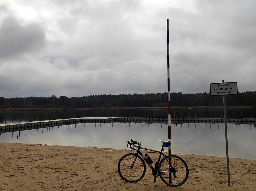 Zachmurzona plaża w Lusowie