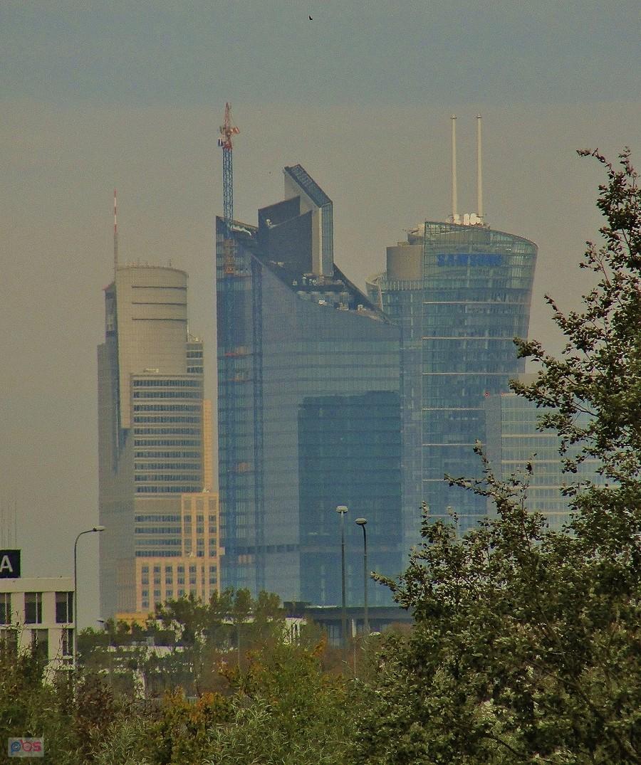 Skyliner w otoczeniu Warsaw Trade Tower i Warsaw Spire