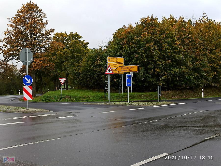 Na skrzyżowaniu dróg w Niemczech.