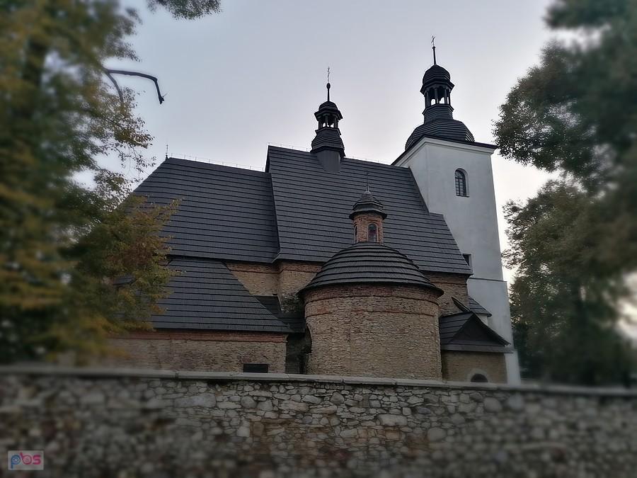 Kościół z końca XIVw. w tarnogórskich Tarnowicach Starych