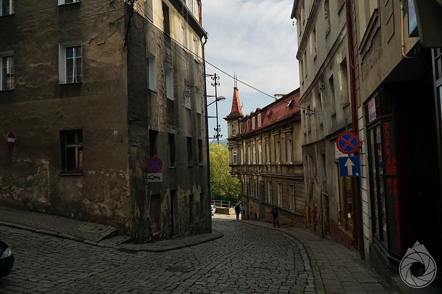 małe brukowane uliczki Kłodzka