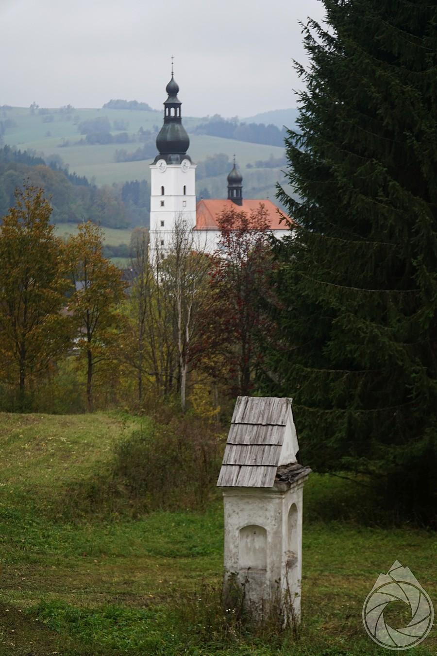 kapliczka przed Branną