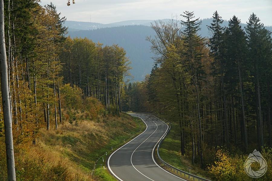 zakręty i widoczki i górki