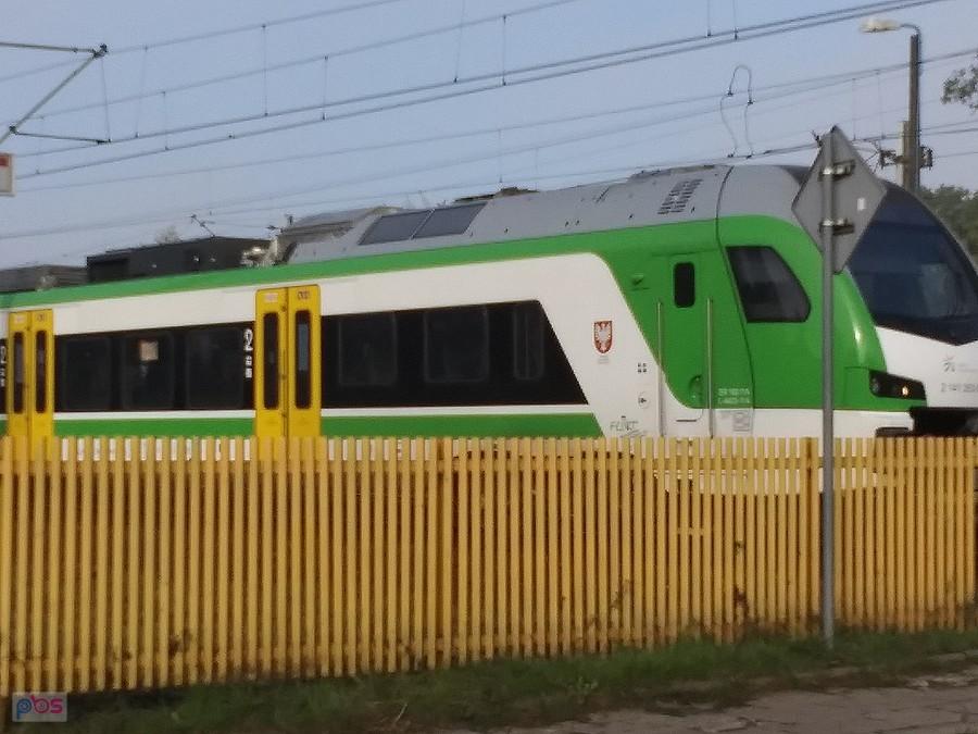 Na przejeździe kolejowym