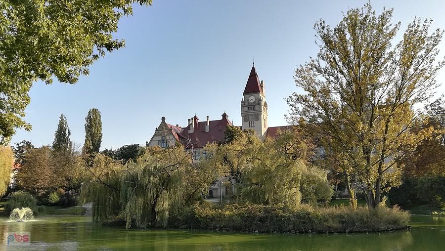 Gamach dawnej szkoły budowlanej, obecnie Wydział Architektury PWr
