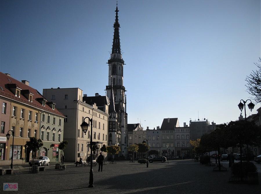 Rynek z ratuszem w Ząbkowicach Śląskich