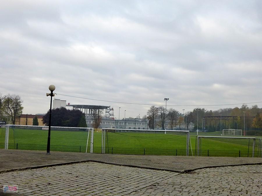 Stadion Gwarka z lądowiskiem (po sąsiedzku)