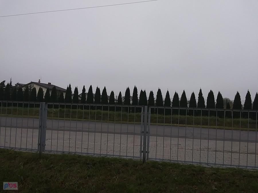 W Borzęcinie szaro i mgliście